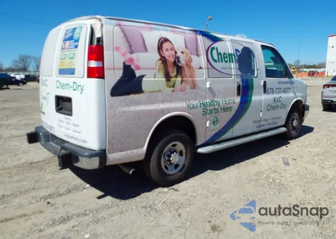 2019 Chevrolet Express 2500 Work Van z USA, uszkodzony, nr VIN 1GCWGAFG9K1277324